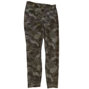 Yogalicious women’s Black Camouflage Leggings